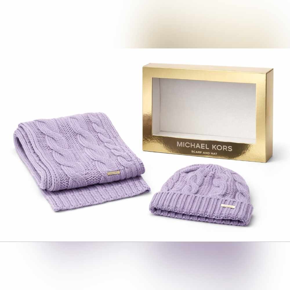 🆕️Michael Kors Lavender Scarf and Hat Set